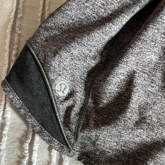 Lululemon shorts - Picture 3 of 4